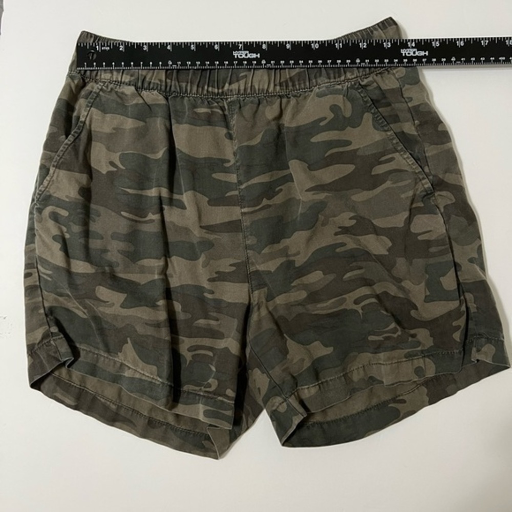 Social Standard by Sanctuary Camo Shorts Size S - Picture 4 of 7